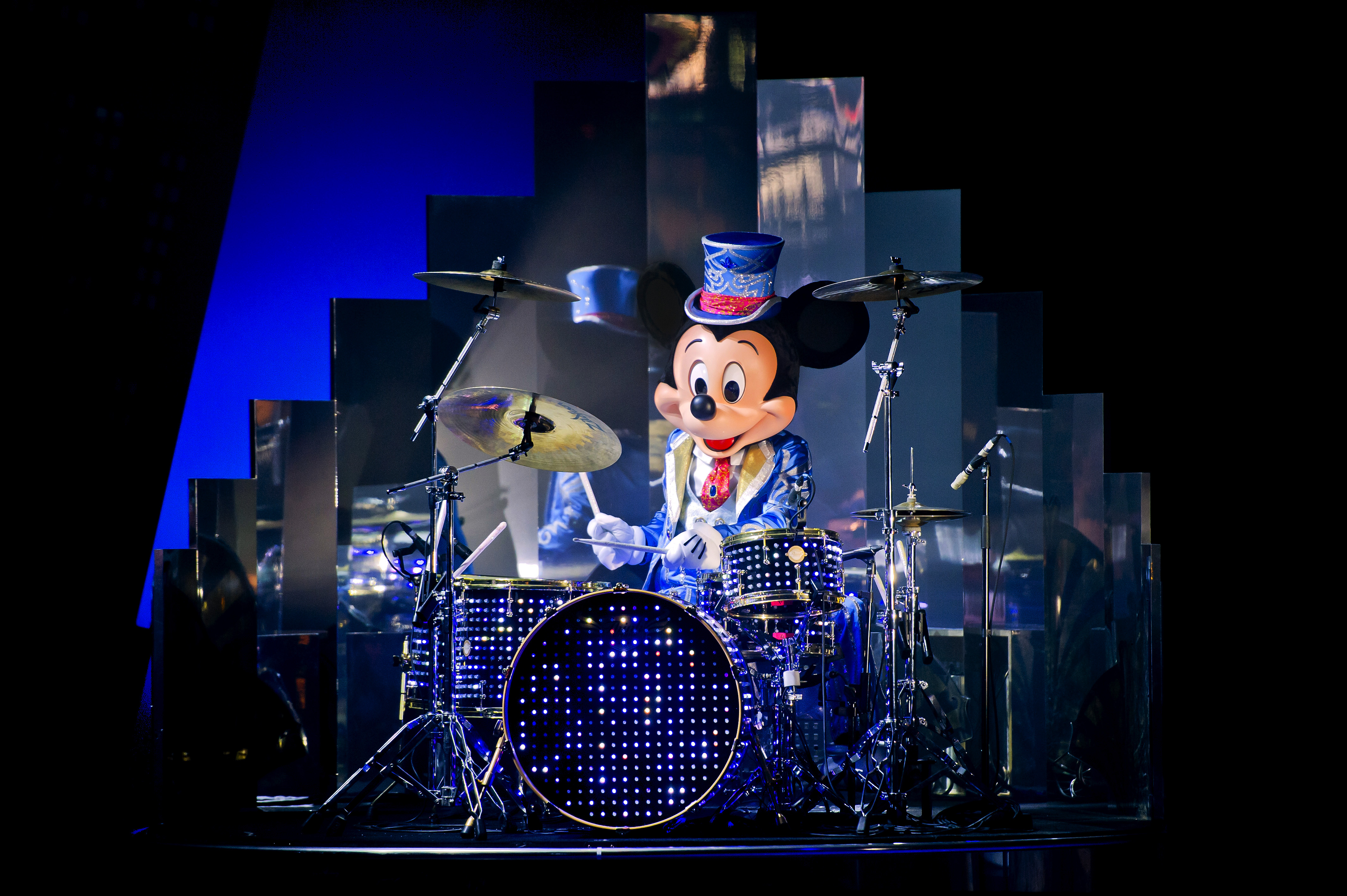 Disneyland Paris viert 90 jaar Mickey Mouse