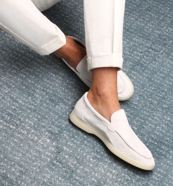 WHITE YACHT LOAFERS.