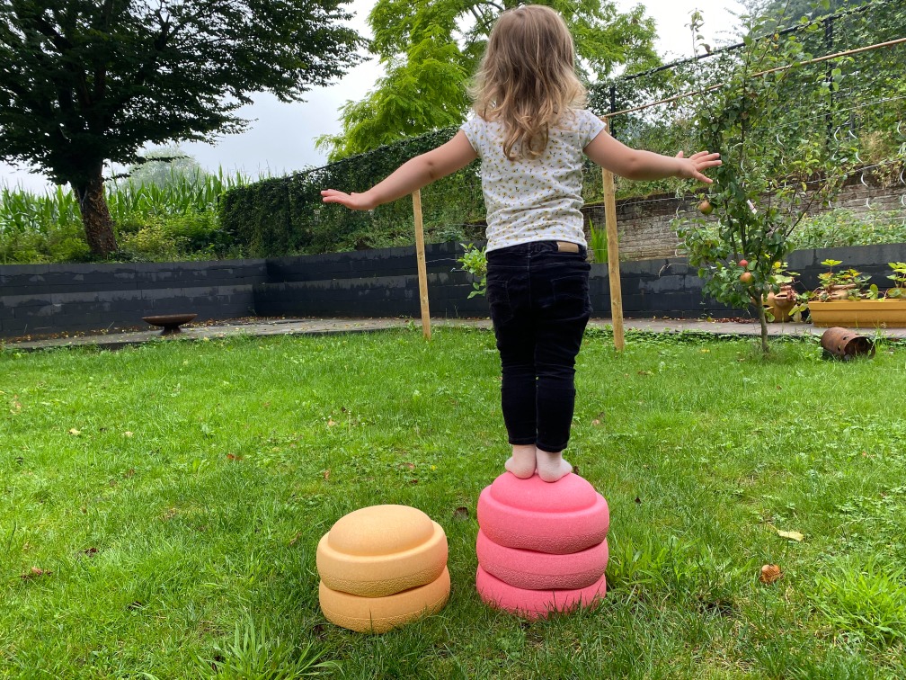 Stapelstein en yoga een ideale match voor kinderen